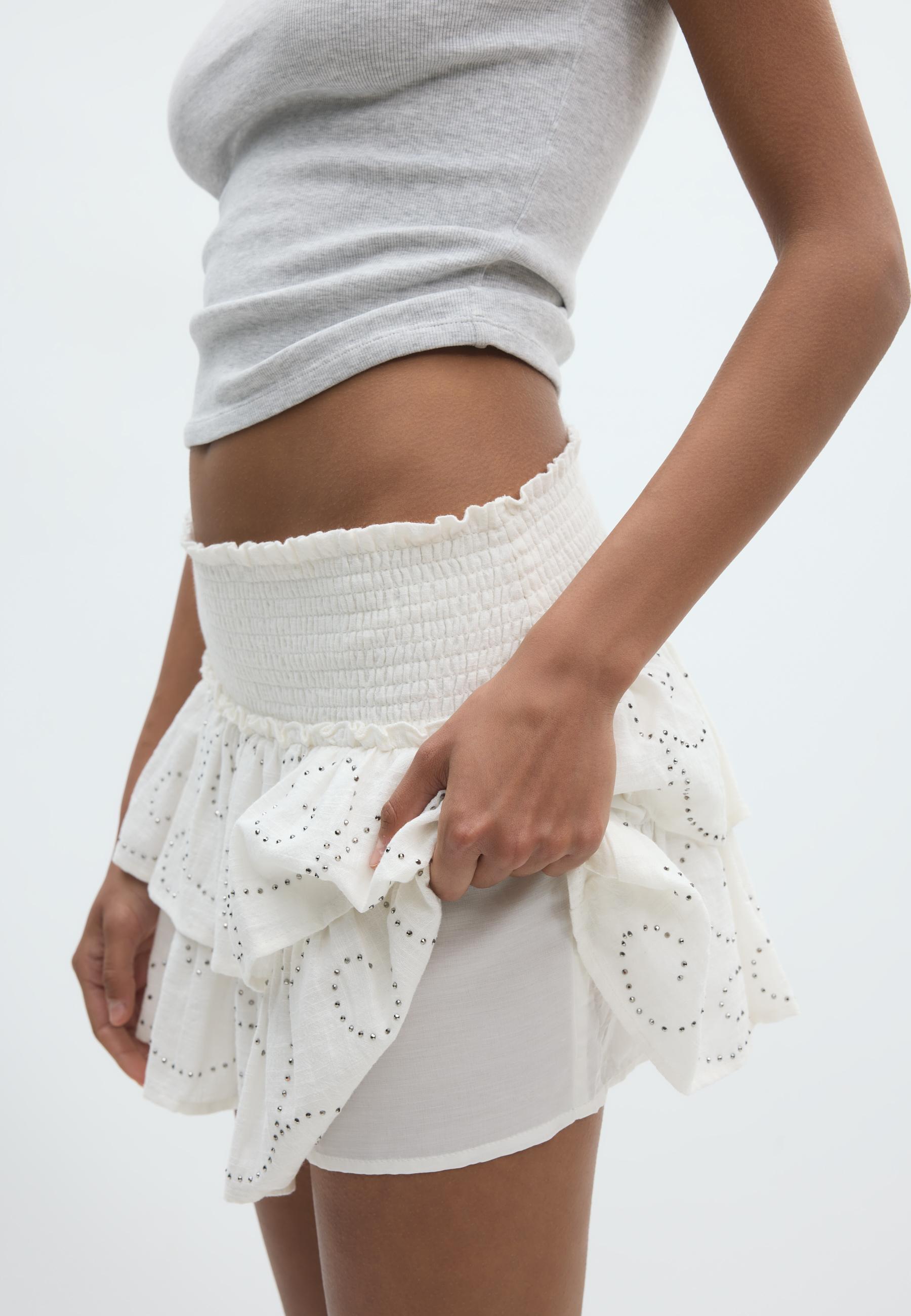 Mini ruffled shimmery skort — Ecru