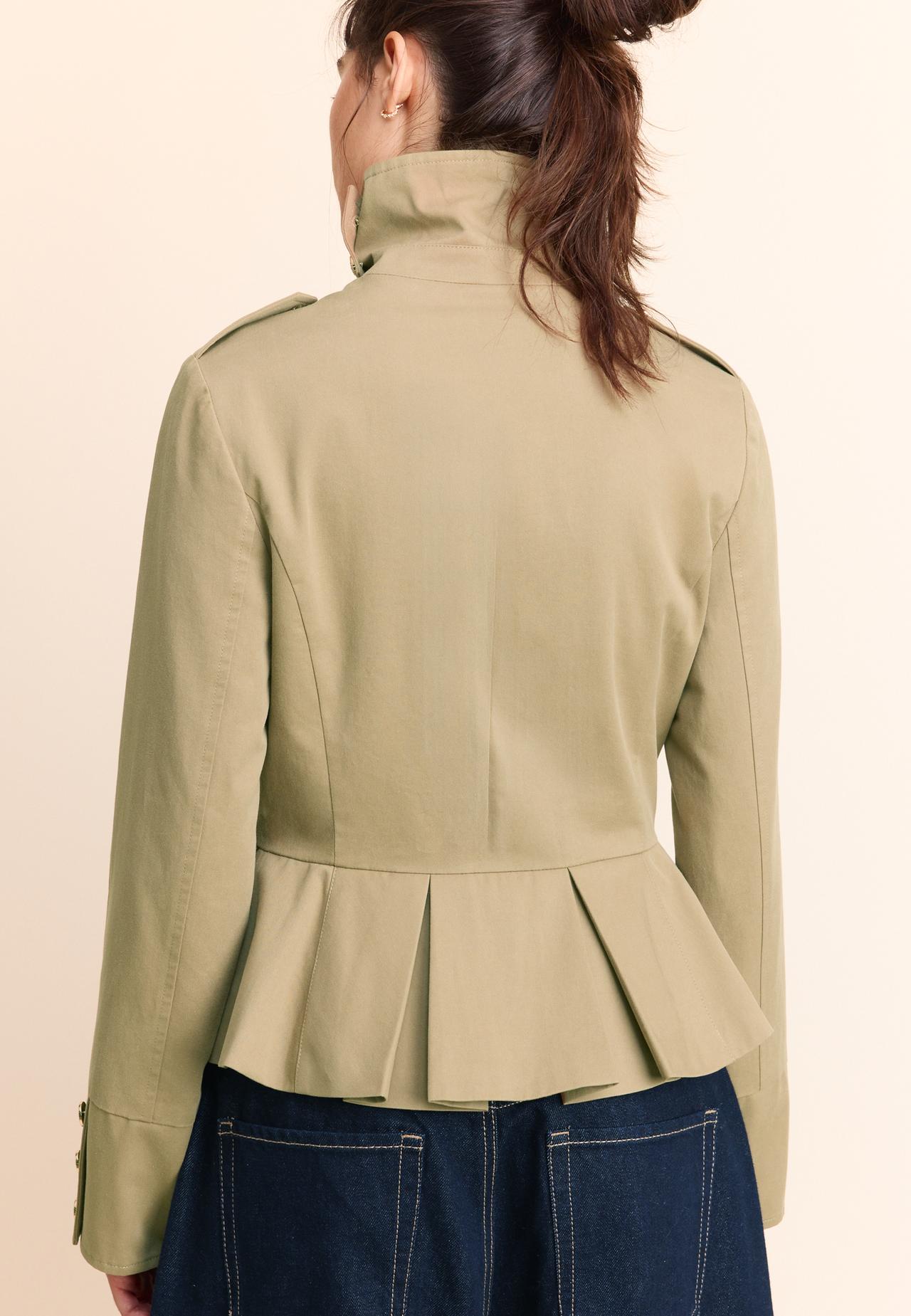 Fitted buttoned blazer — Beige