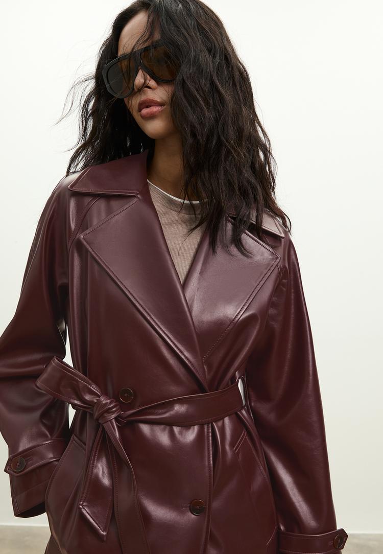 trench largo efecto piel
