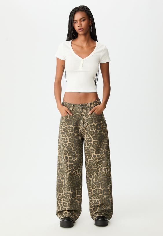 camiseta manga corta botones