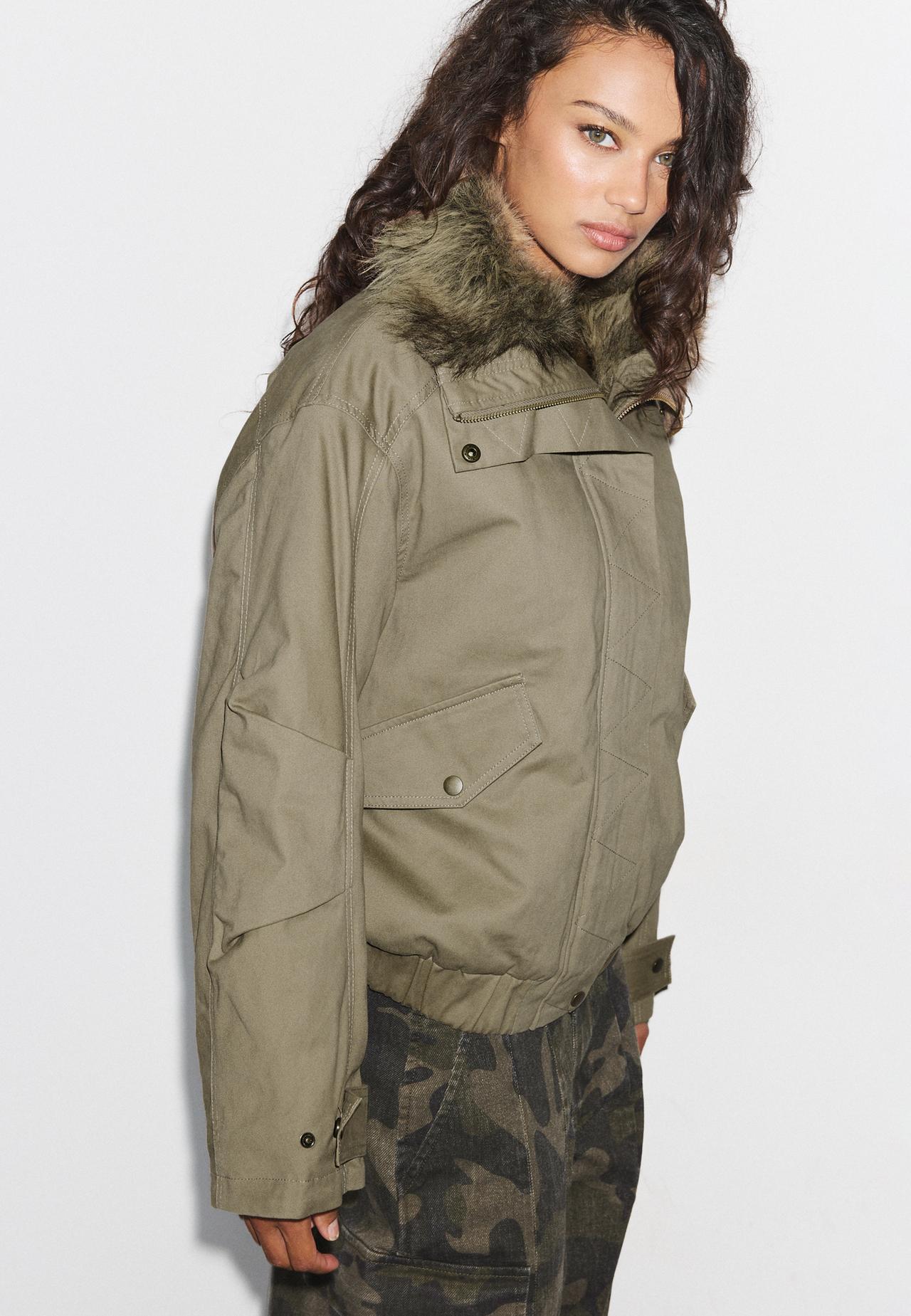 Faux fur collar jacket — Stone