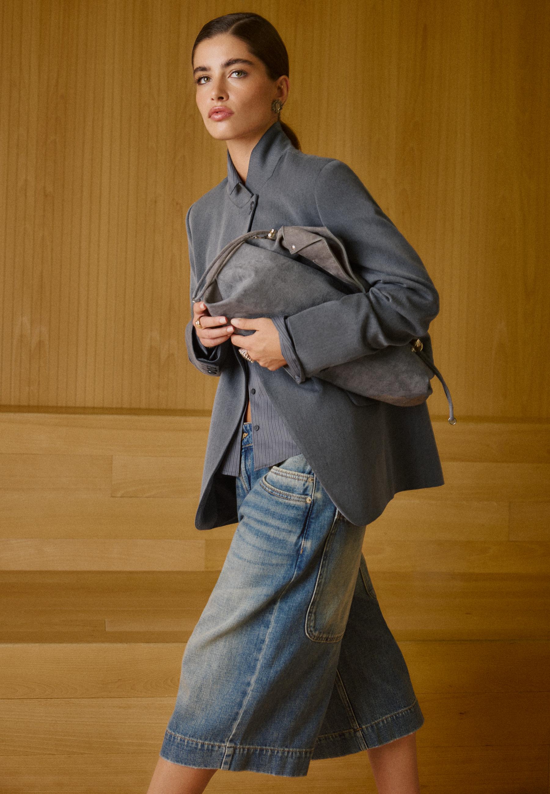Wide-leg denim Bermuda shorts with maxi pockets - Women's fashion