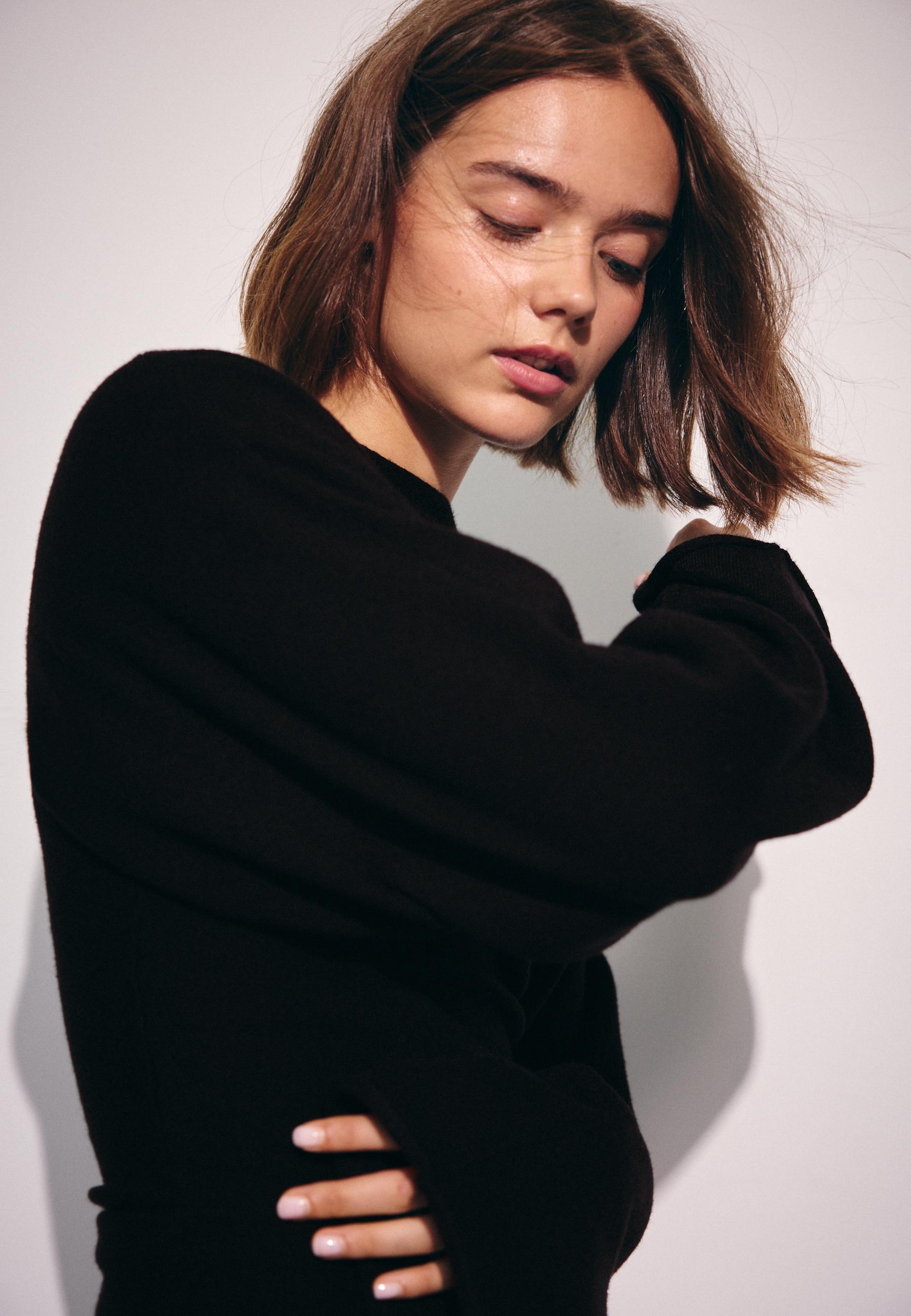 Stand collar knit jumper with kimono sleeves — Black