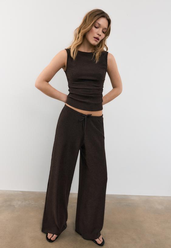 Stradivarius Textured Gathered T-Shirt Brown M