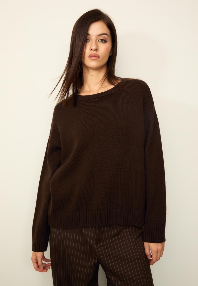 strickpullover-mit-rundausschnitt