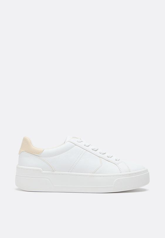 freizeitschuhe-mit-plateau
