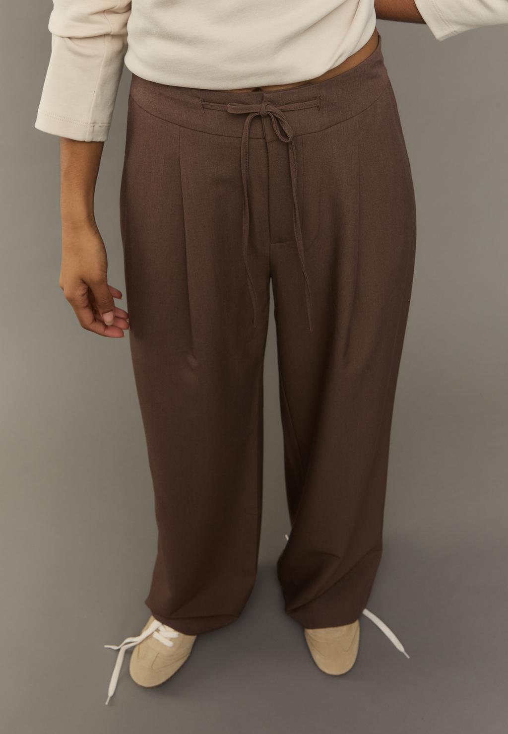 Smart trousers with darts and drawstrings