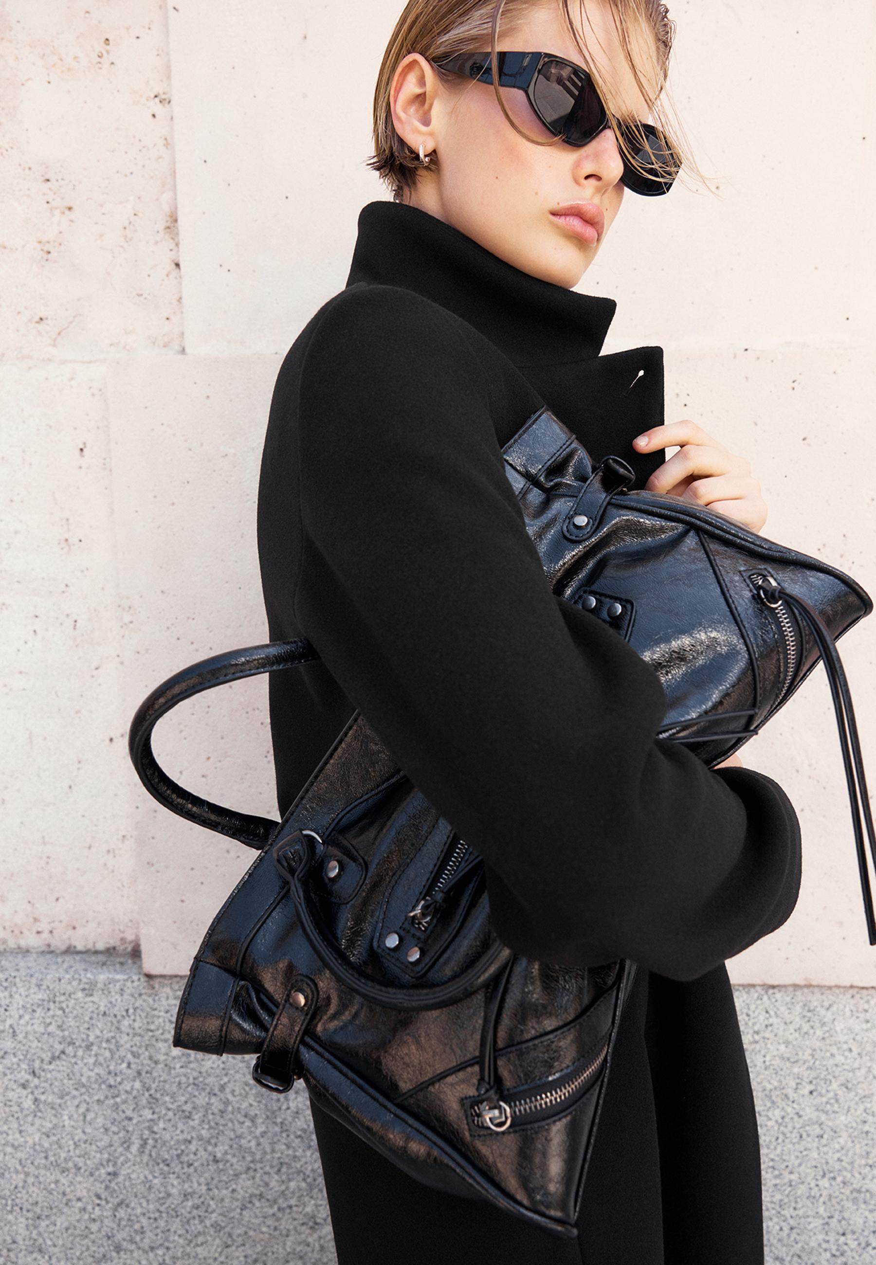 Stradivarius Basic yumuşak dokulu kaban