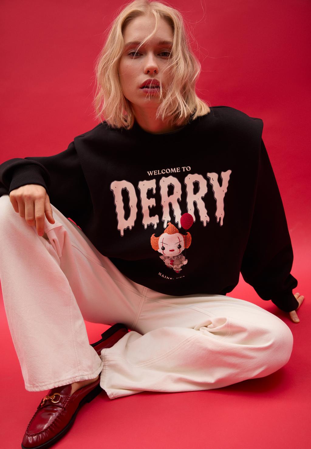 IT sweatshirt with shoulder pads