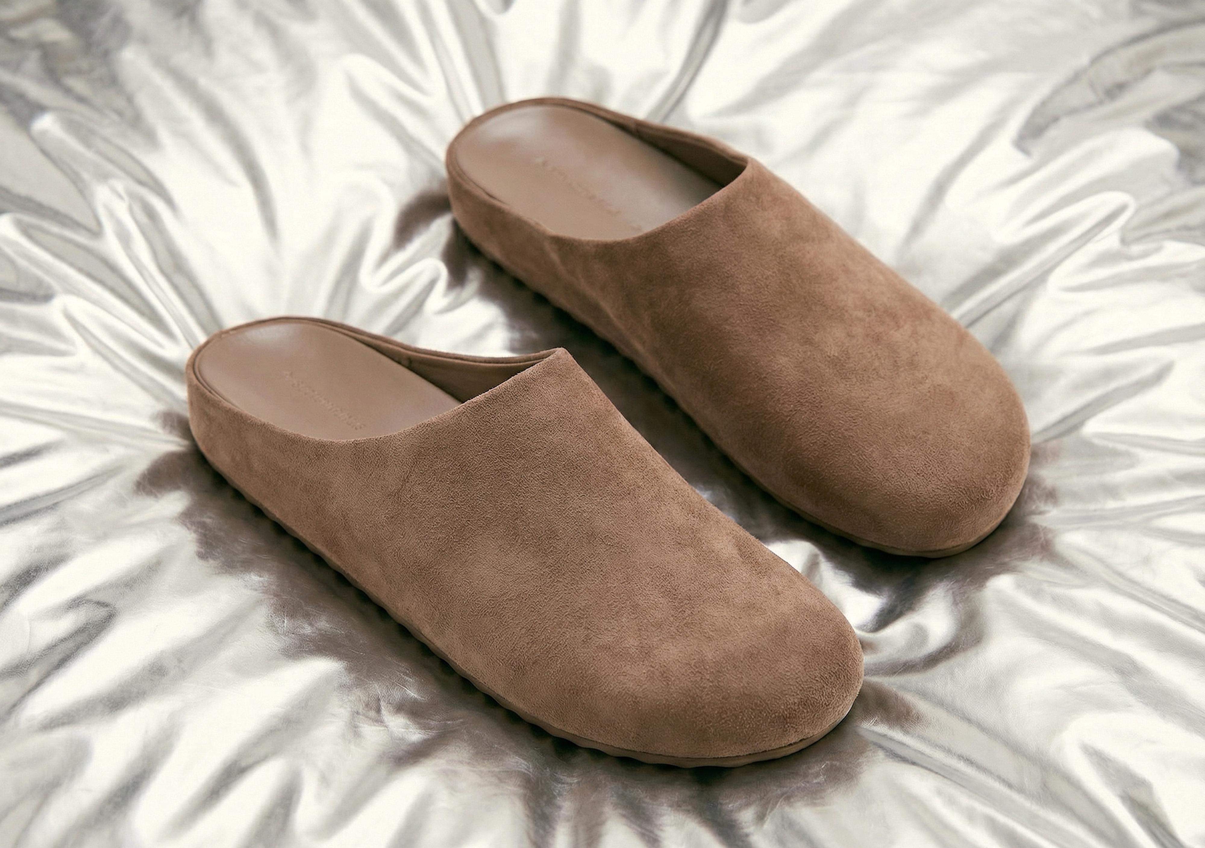 Faux suede clogs — BROWN