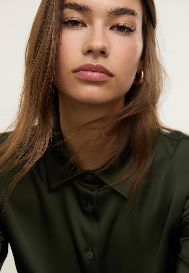 camisa fitted acetinada