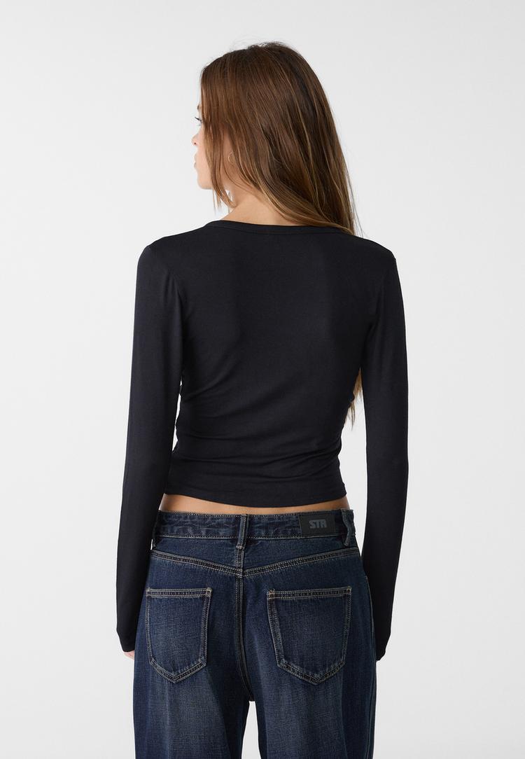 camiseta viscosa escote pico