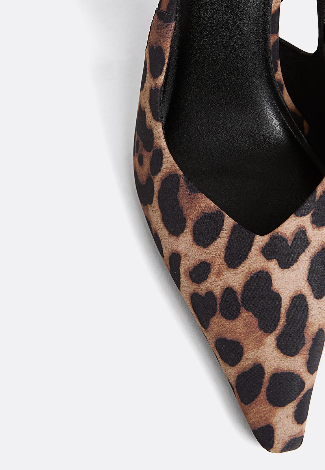 Leopard print high heel shoes Women's fashion Stradivarius - Main Image