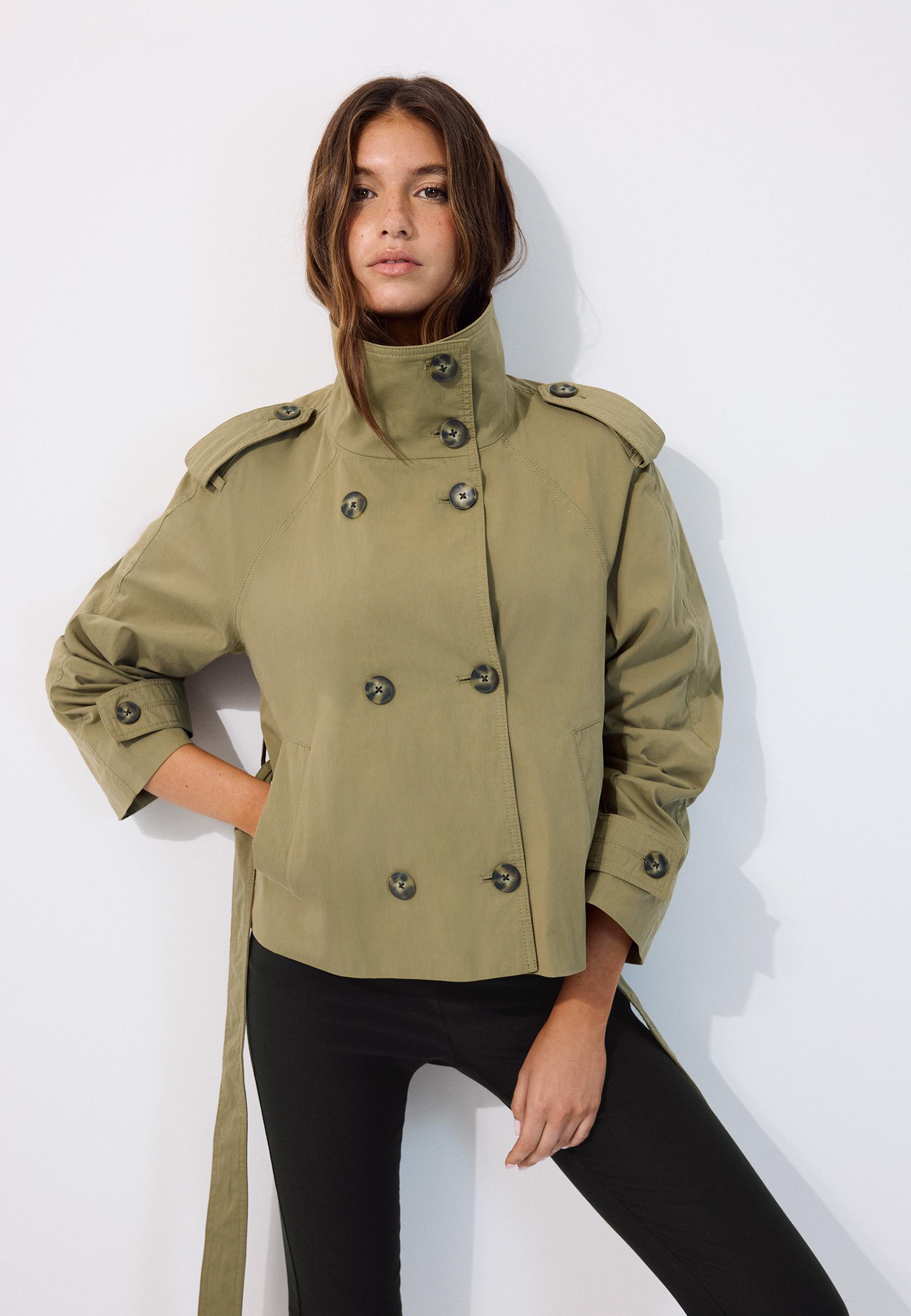 Stradivarius Κοντό Trench Με Όρθιο Γιακά Και Ζώνη Λαδί M