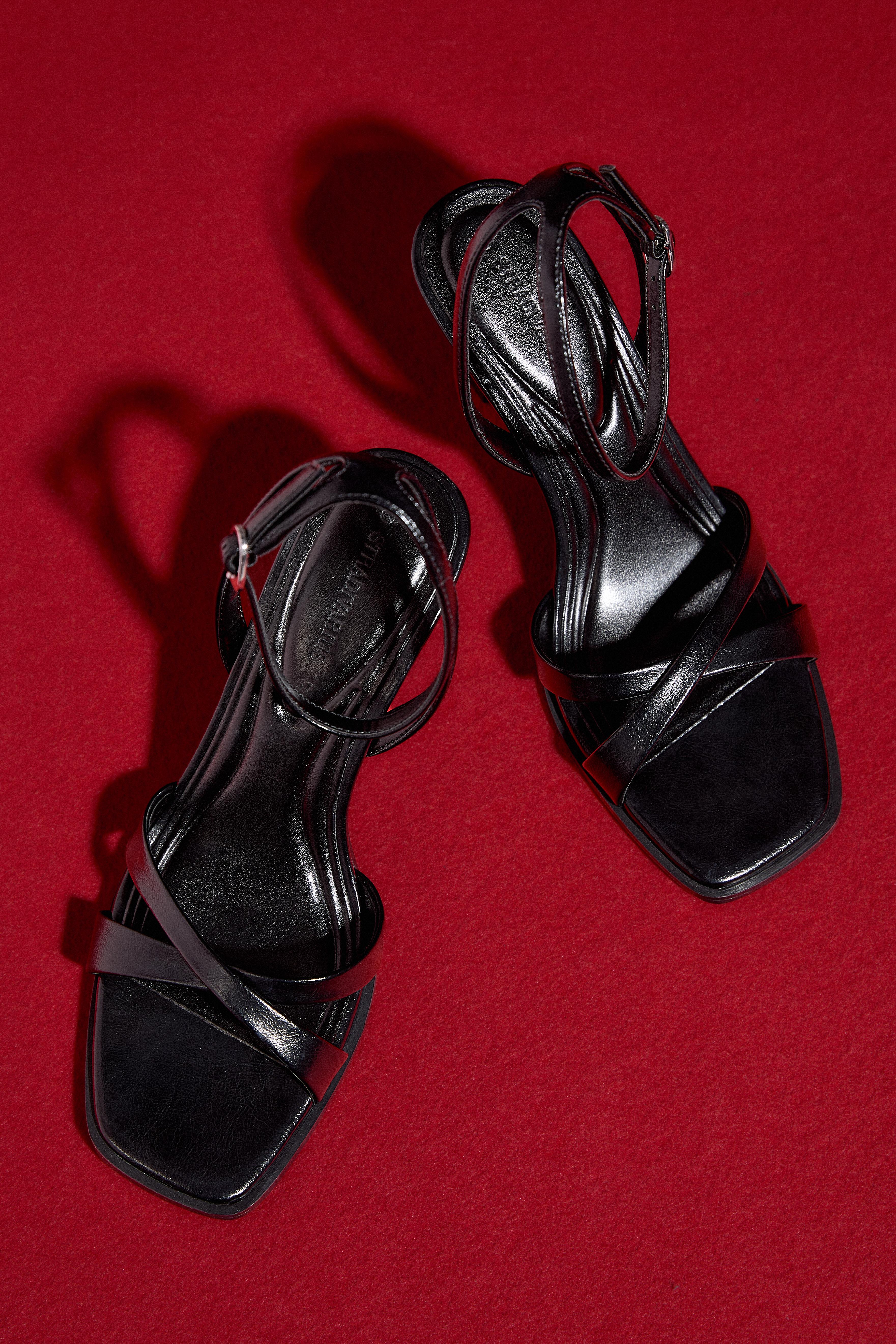 Black heeled sandals — BLACK