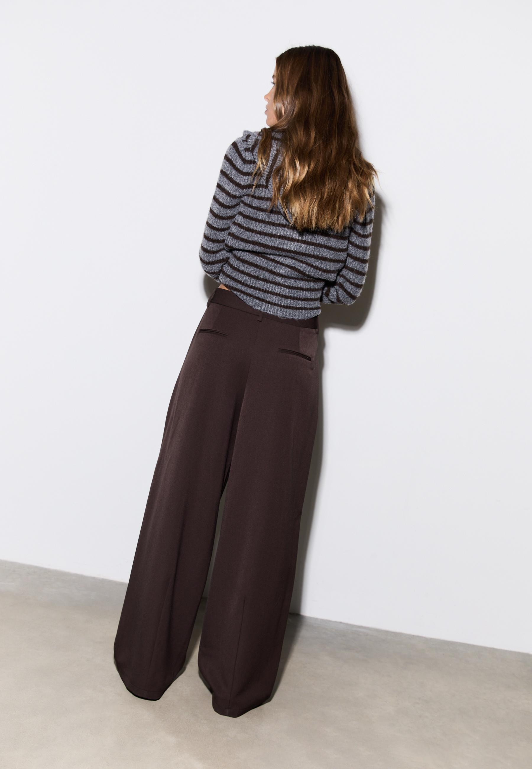 Barrel smart trousers with darts — Brown
