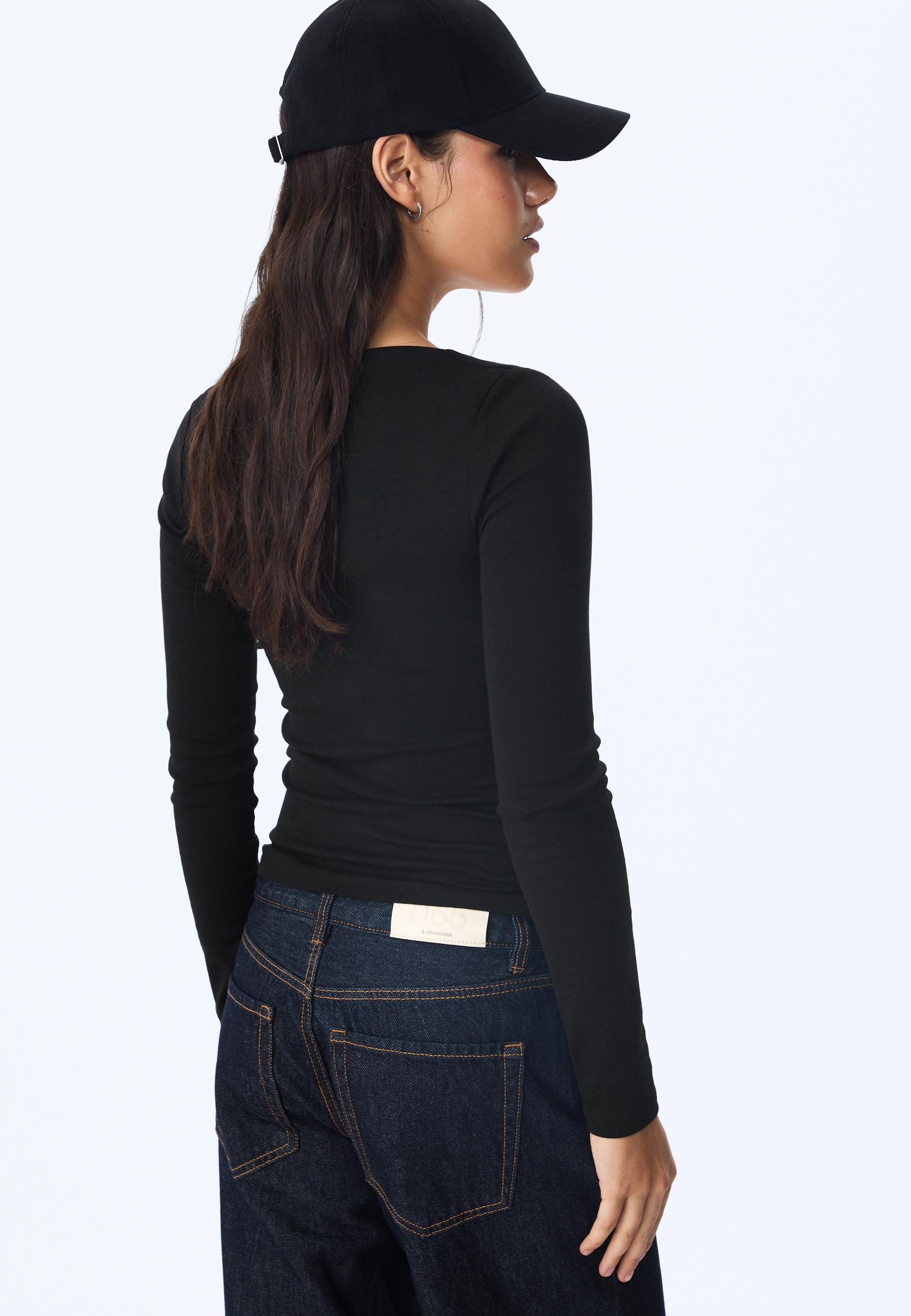 Basic T-shirt with square neckline - Women's fashion