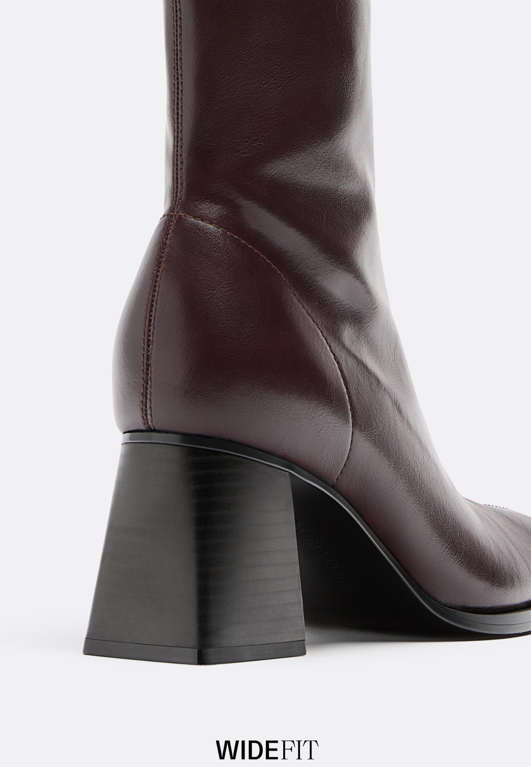 WIDE FIT. Mid-heel boots with stretch legs — BURGUNDY 