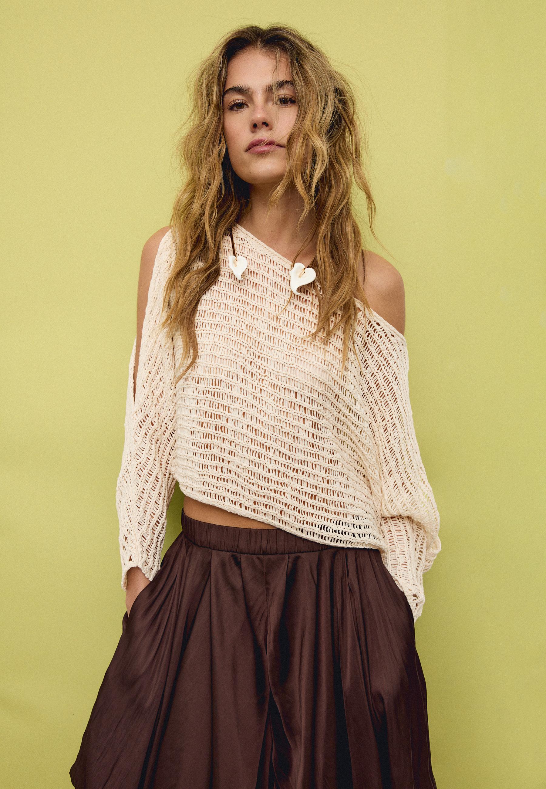 Cape knit jumper with ribbon — Vanilla