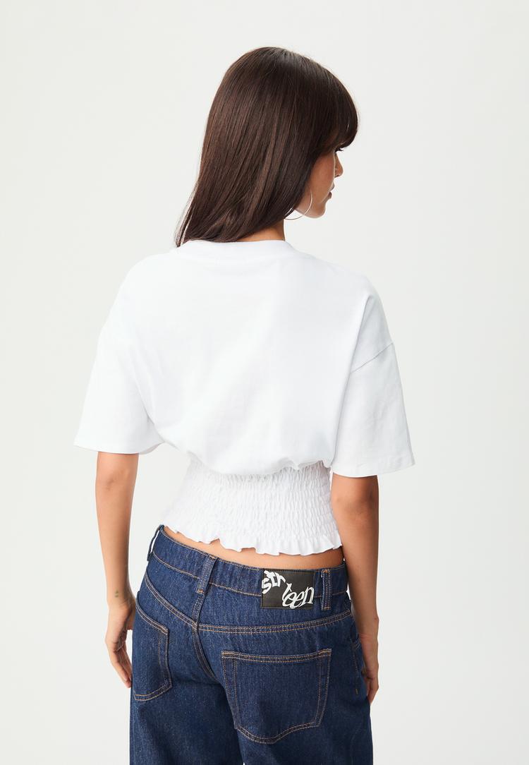 camiseta cuerpo fruncido