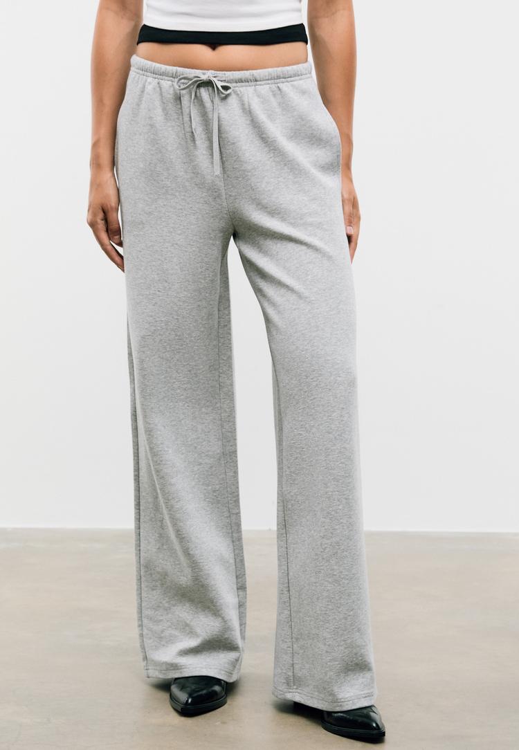 pantalon jogger cordones