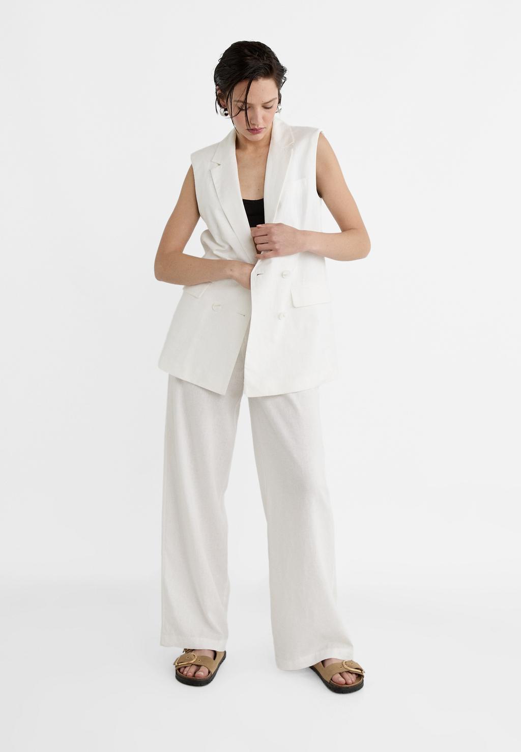 Gilet mi-long boutonné en lin