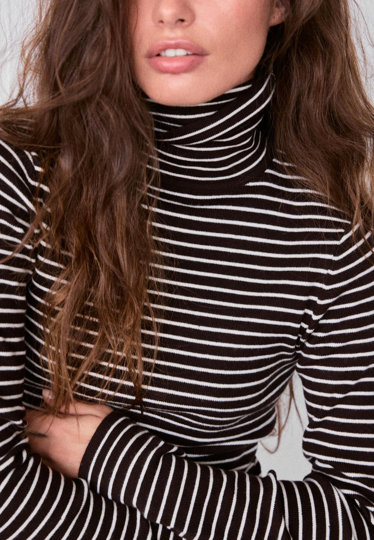 Basic turtleneck jumper — Brown