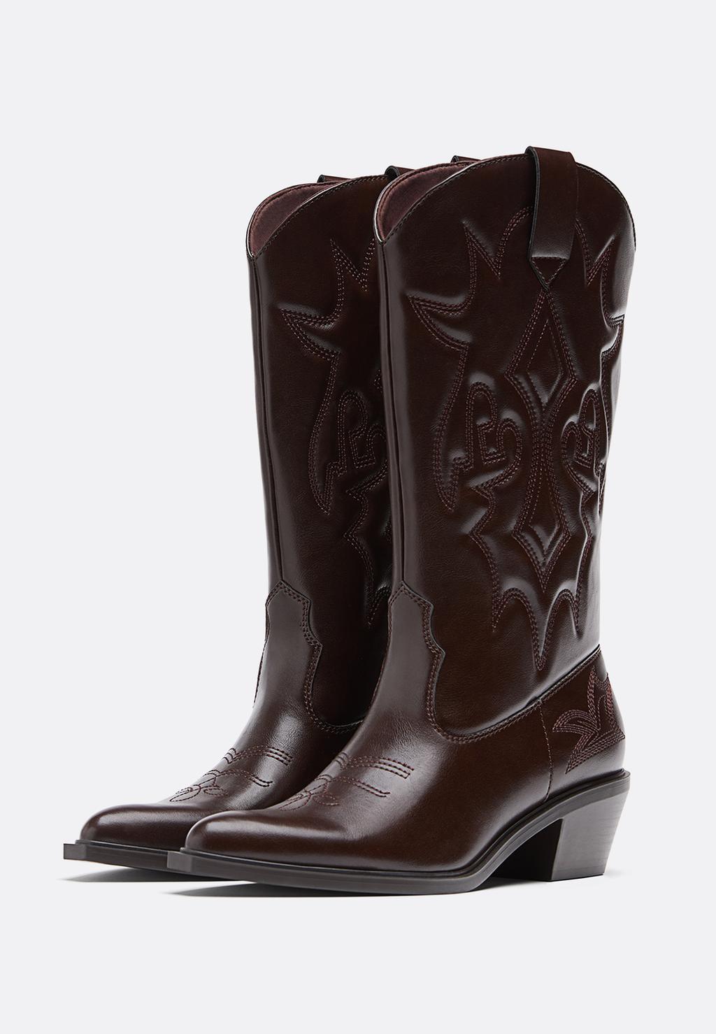 Absatzstiefel im Cowboylook