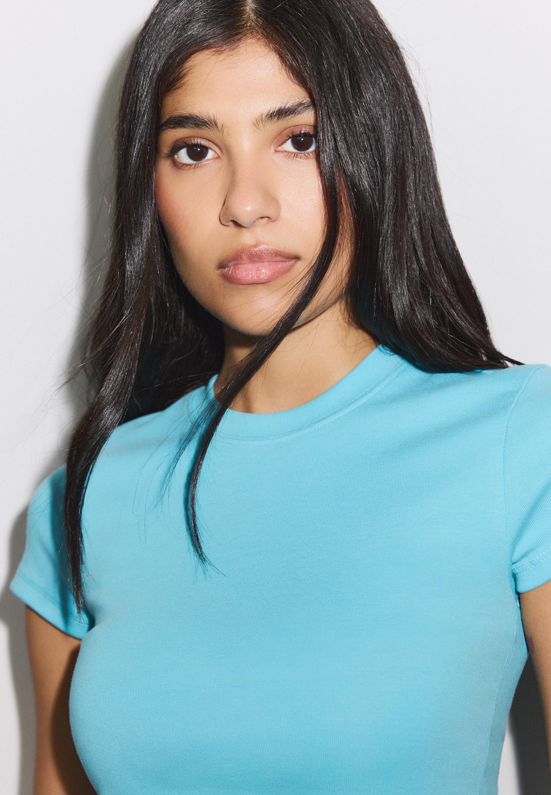 Basic round neck short sleeve T-shirt — Turquoise