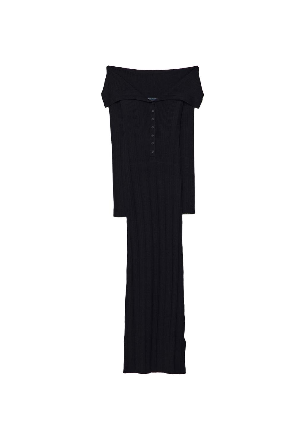 Long knit dress with buttons