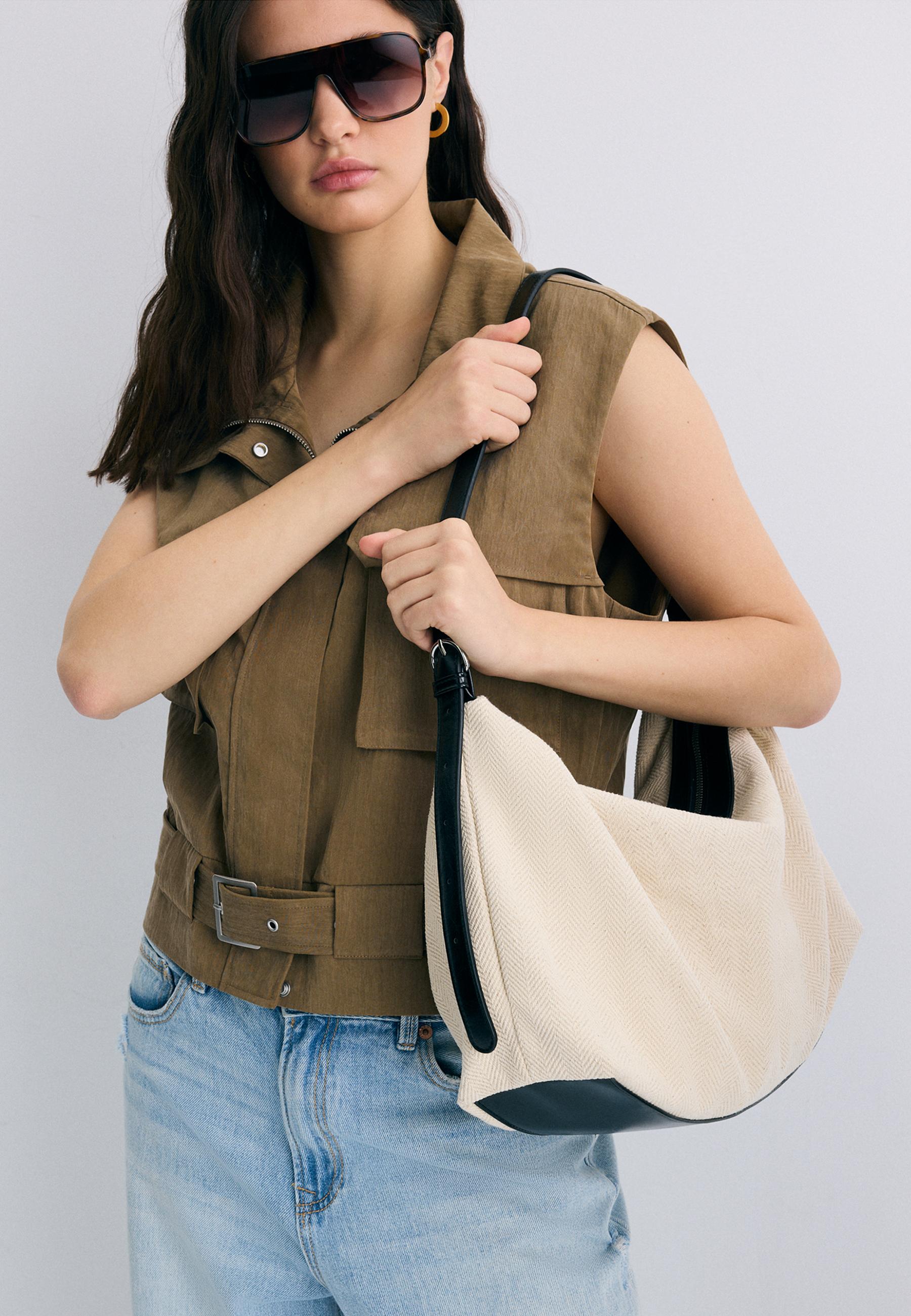 Contrast canvas shoulder bag — Ecru