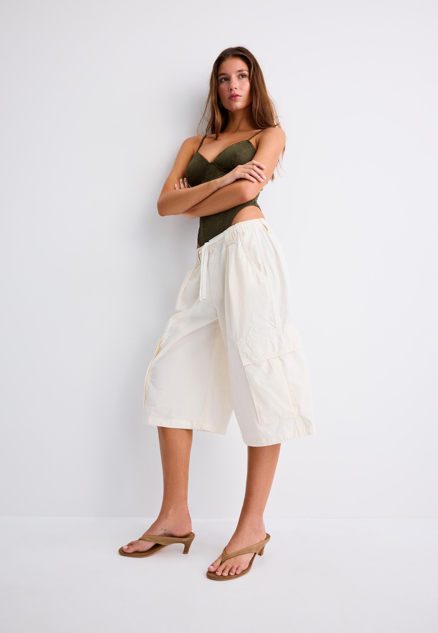 Poplin Bermuda shorts with stoppers — Vanilla