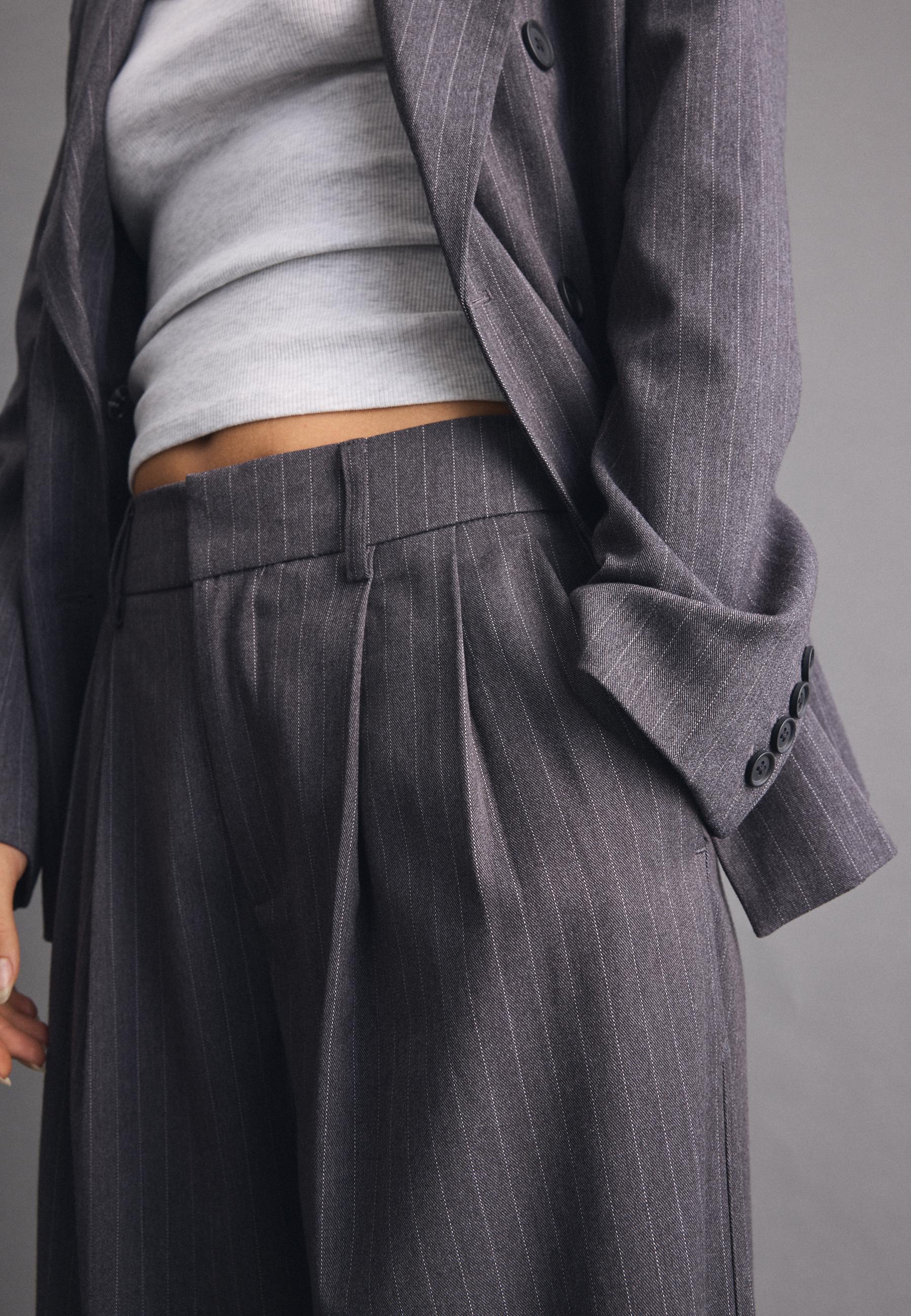Striped wide-leg trousers — Grey