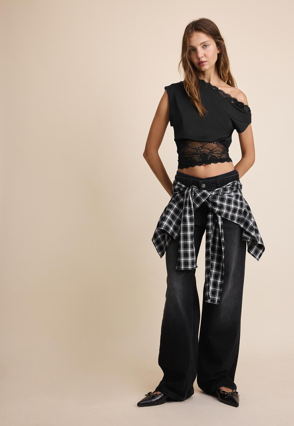 Asymmetrisk Topp Med Spets