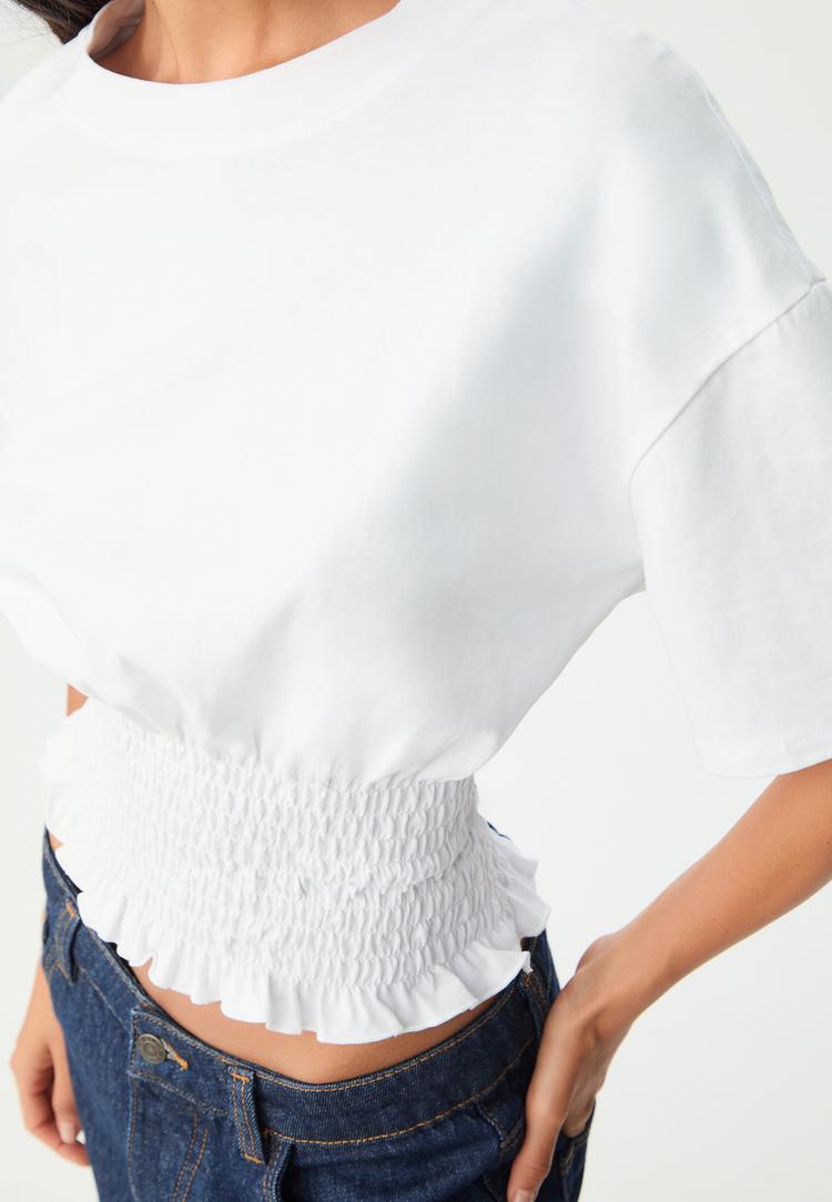 camiseta cuerpo fruncido