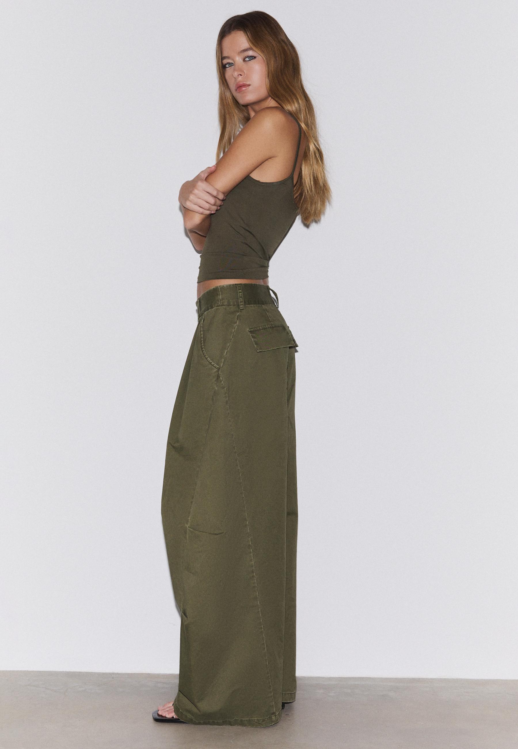 100% Cotton barrel trousers — Khaki