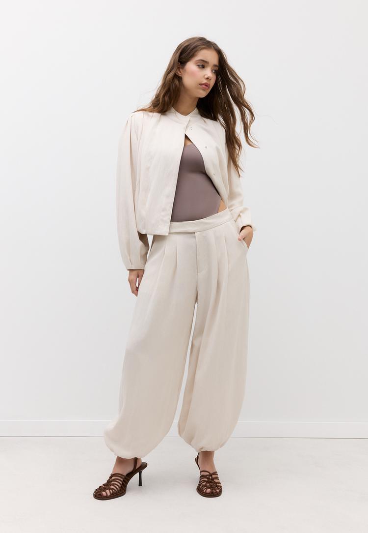 Hlače S Balon Krojem I Kopčom