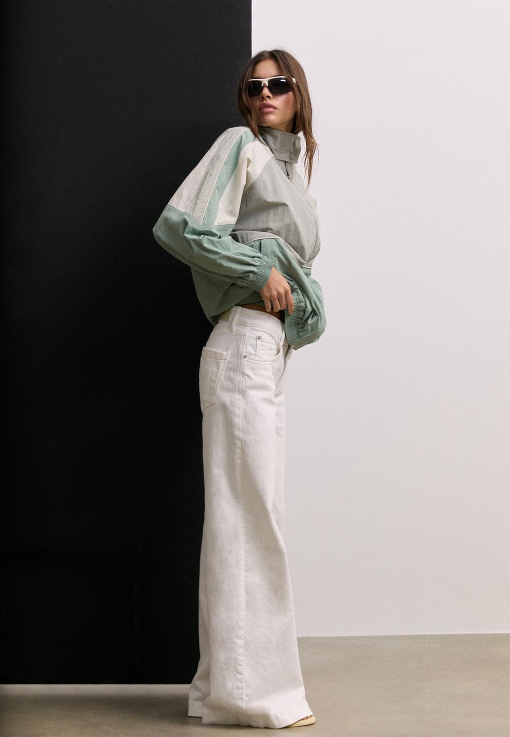 D71 Wide-leg flared comfort jeans