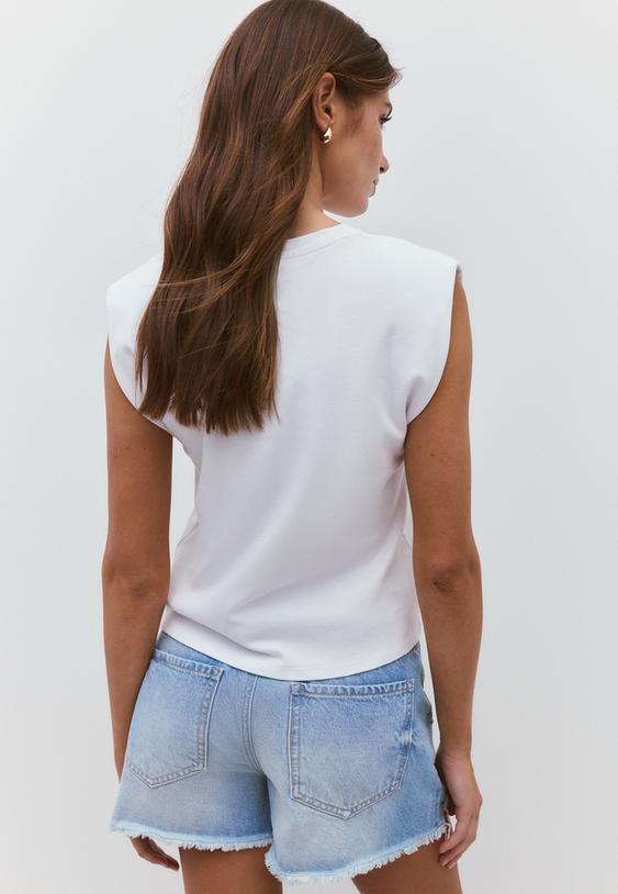 camiseta basica hombrera