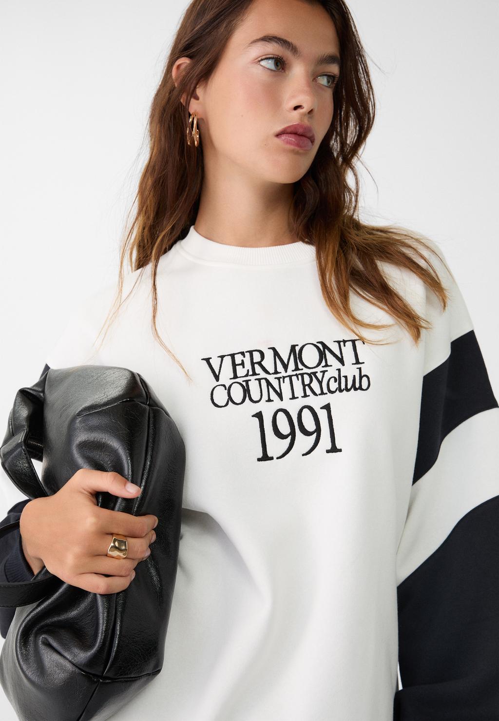 Contrast embroidered sweatshirt