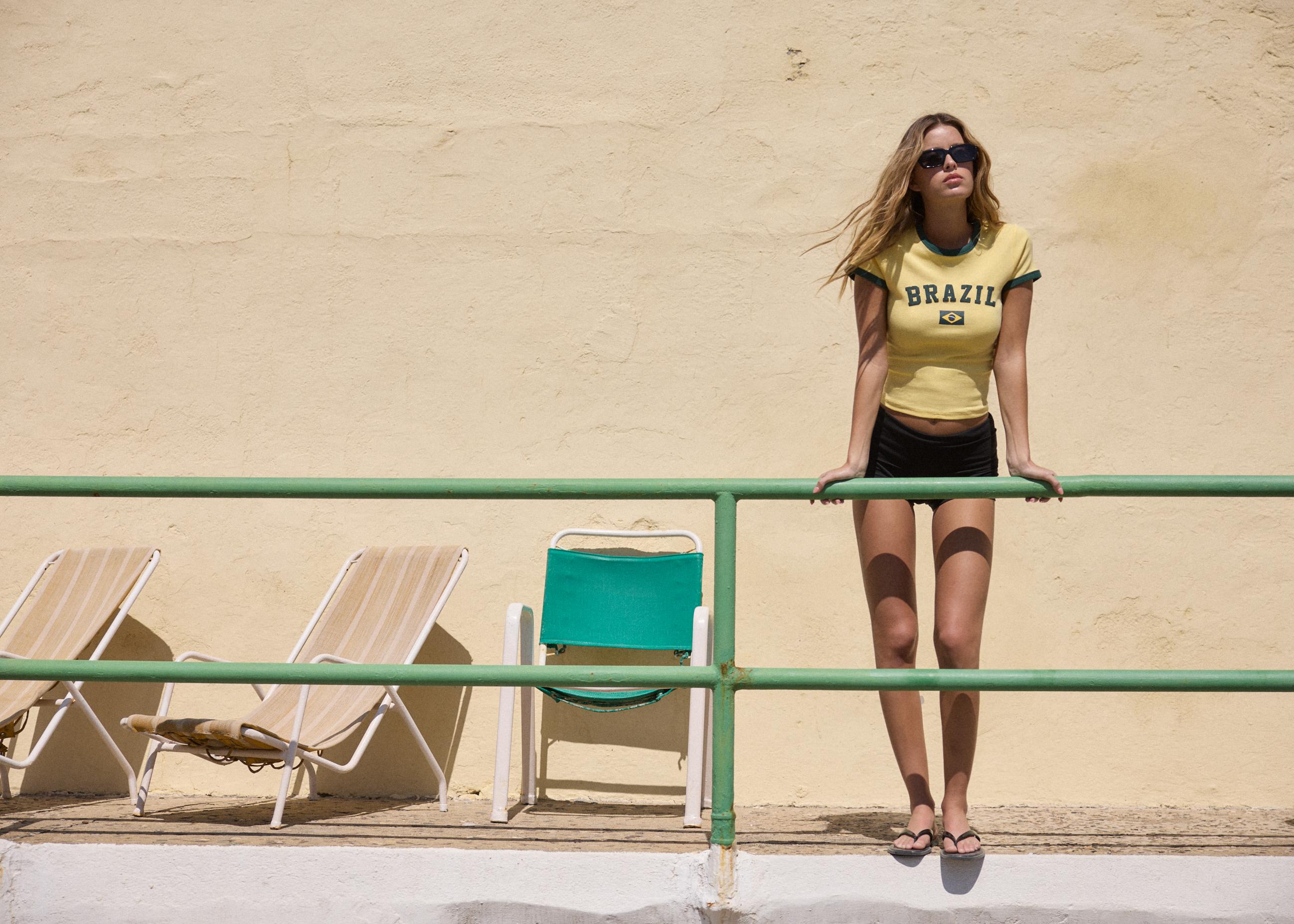 Printed short sleeve T-shirt — Gold