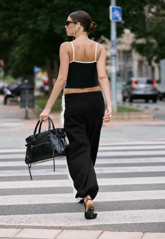 pantalon jogger en molleton a stoppers et bande laterale
