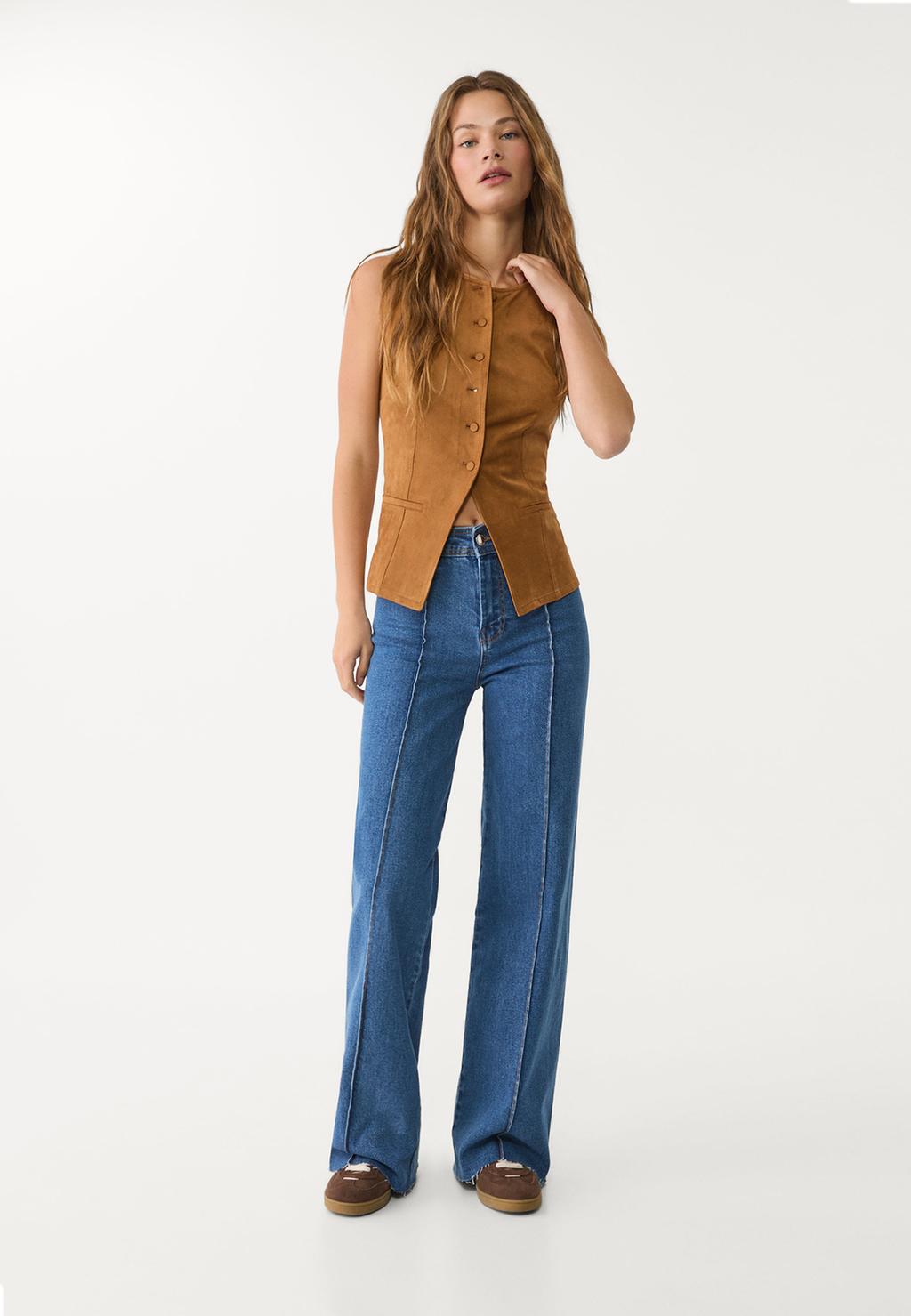 Minimalist jeans with seams