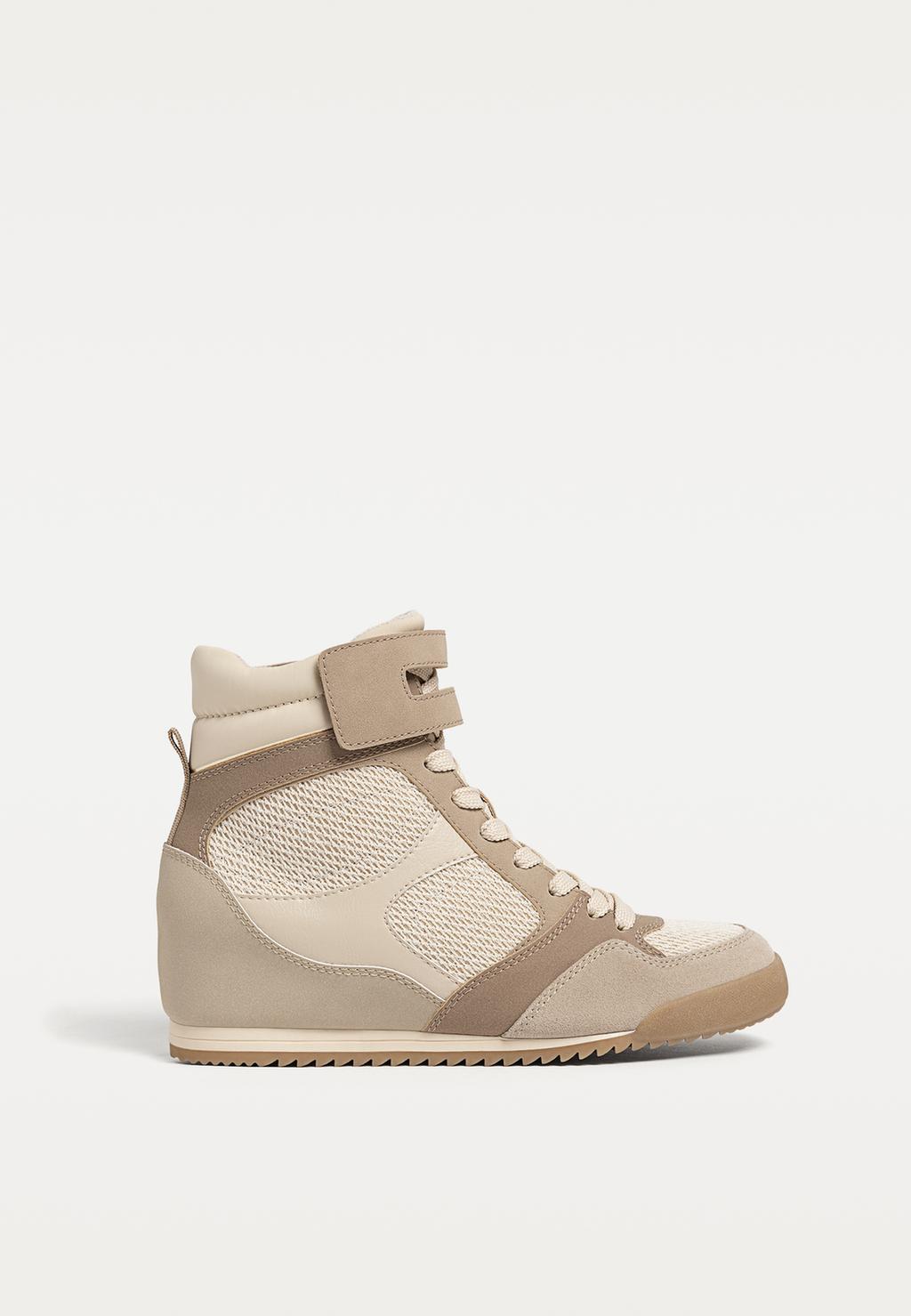 High-top trainers with inner wedge