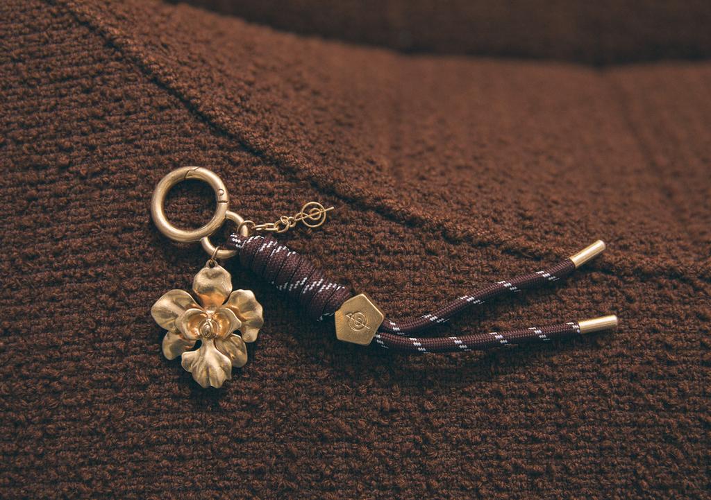 Flower charm keyring