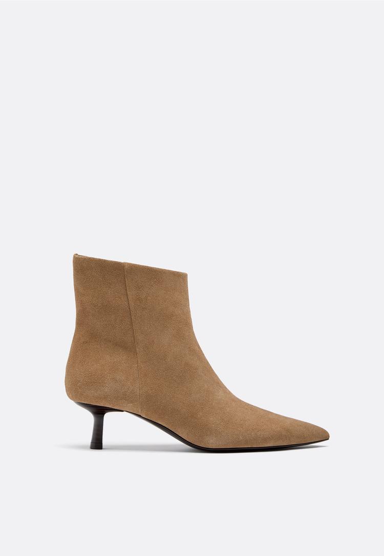 Stradivarius Δερμάτινα Μποτίνια Με Kitten Heel Μπεζ 36