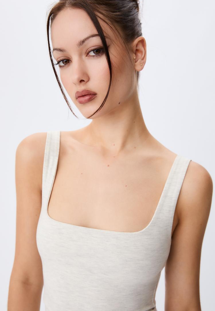 camiseta tirantes escote cuadrado