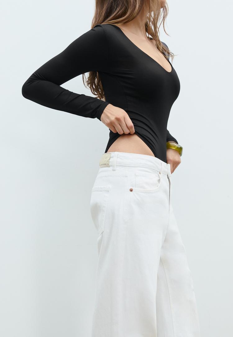 body en polyamide a col en v