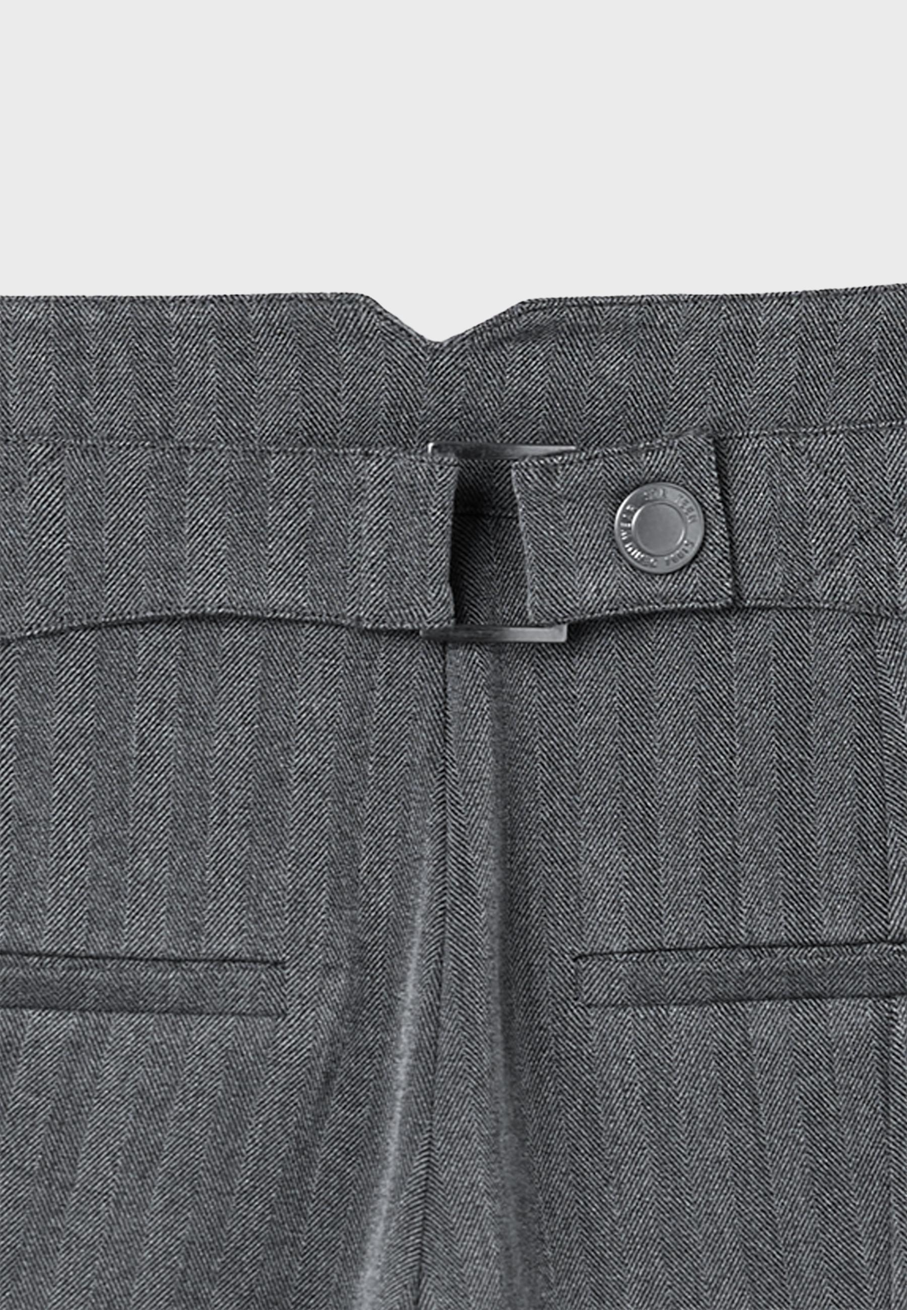 Stradivarius Düşük bel, sırt detaylı kumaş pantolon