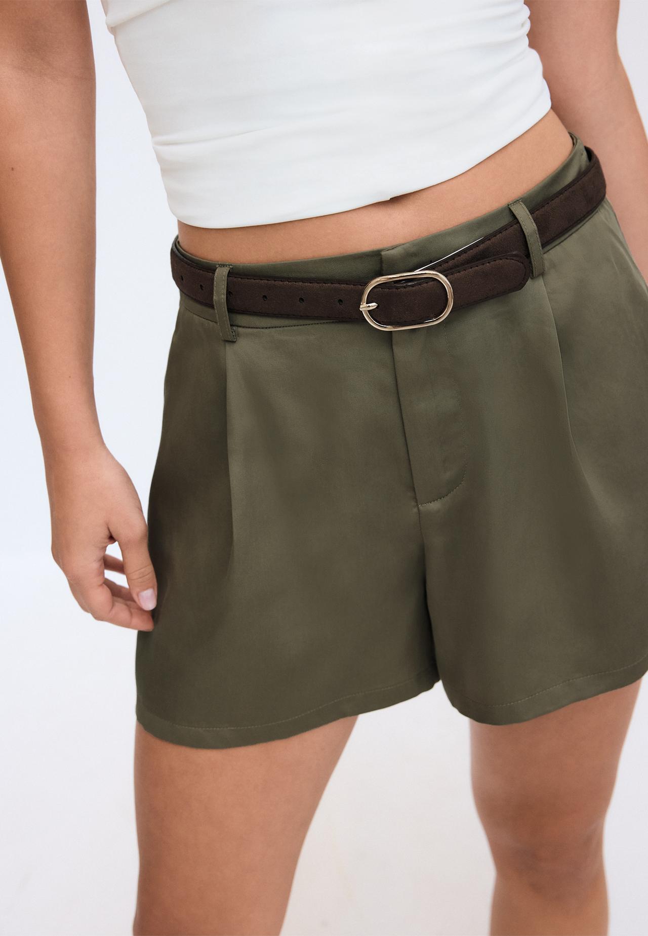 Flowing shorts with belt — Khaki